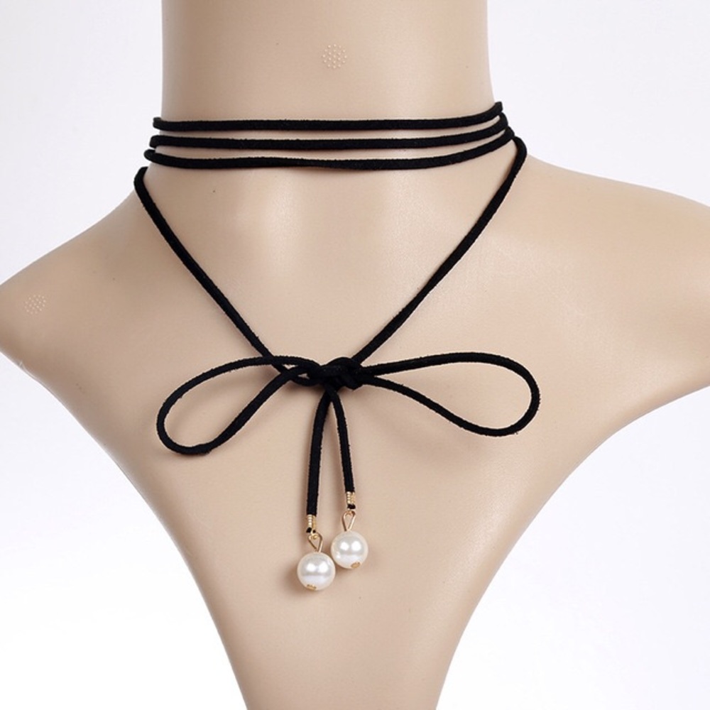 Xmas Sale!! Black choker with pearls